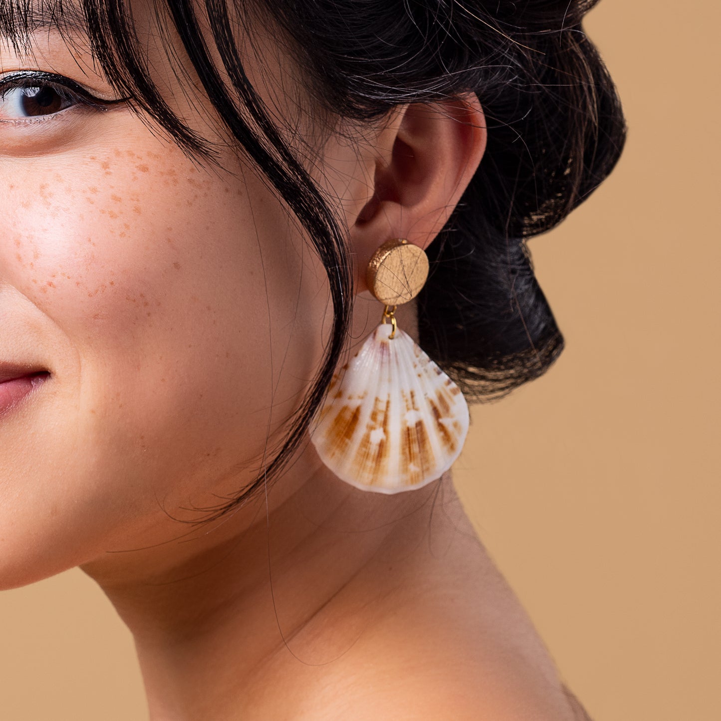 Clara Shell Earrings